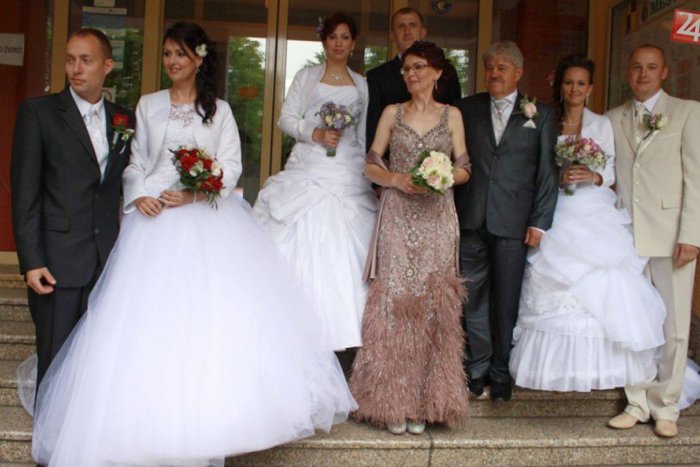 Ilustračný obrázok k článku Štyri nevesty a jedna svadba: Počas najkrajšieho dňa života im zamrzol úsmev na tvári