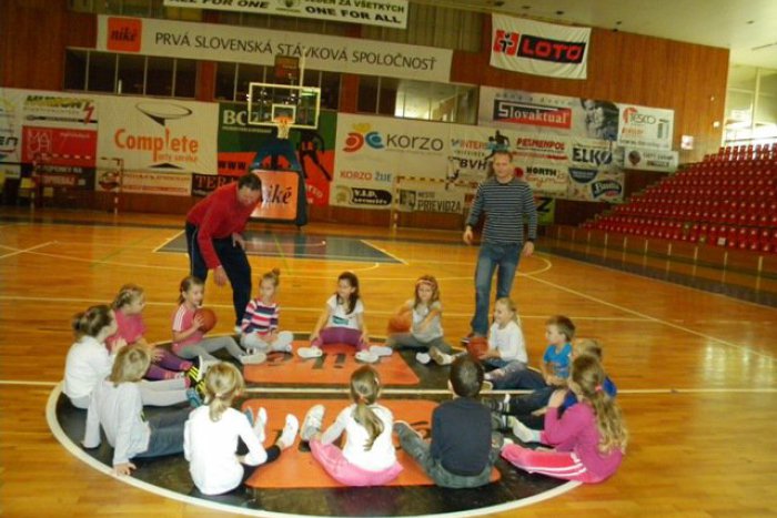 Ilustračný obrázok k článku Nová éra športovej haly v Prievidzi: Deti už do nej chodia v húfoch, šancu majú aj ďalšie