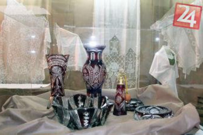 Ilustračný obrázok k článku Takmer 250 predmetov: Výstava ponúka unikátny pohľad na rodinné pamiatky Prievidžanov