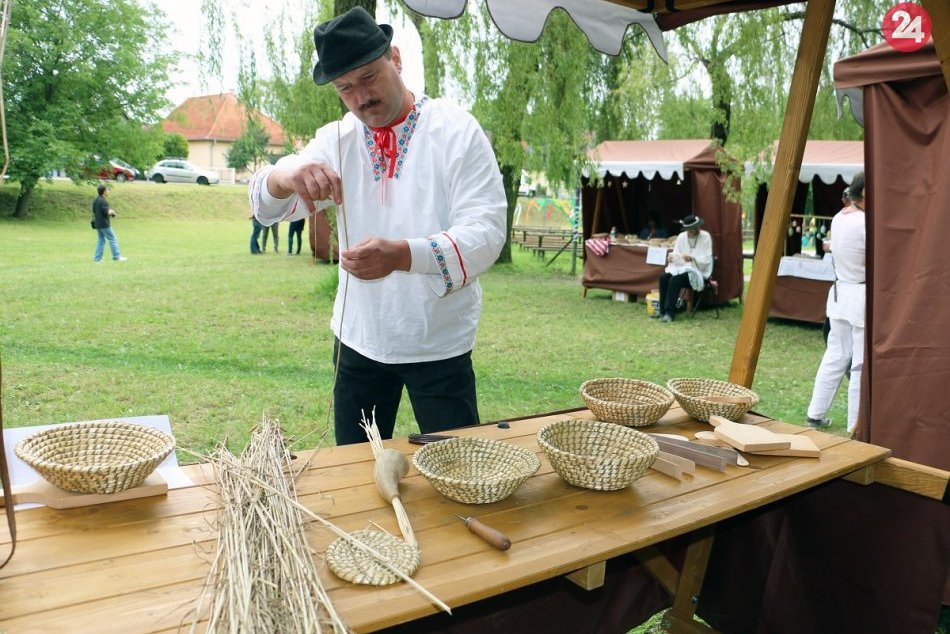 Ilustračný obrázok k článku Ľudový jarmok v Nedožeroch-Brezanoch: PROGRAM plný remesiel, jedla a folklóru