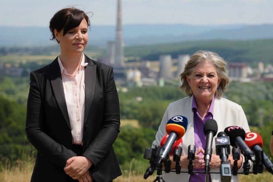 FOTO: Ministerka Remišová a eurokomisárka Ferreirová v Zemianskych Kostoľanoch